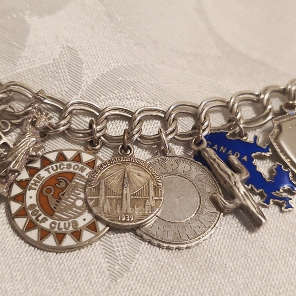 VINTAGE STERLING SILVER (LIFE) Multi-Charm Bracelet with 23 Individual Charms - Picture 3 of 13